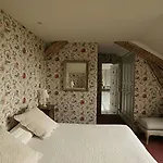 Le Chatenet Guest house