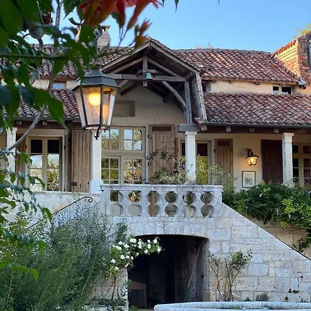 Le Chatenet 1689 Гостевой дом 3*