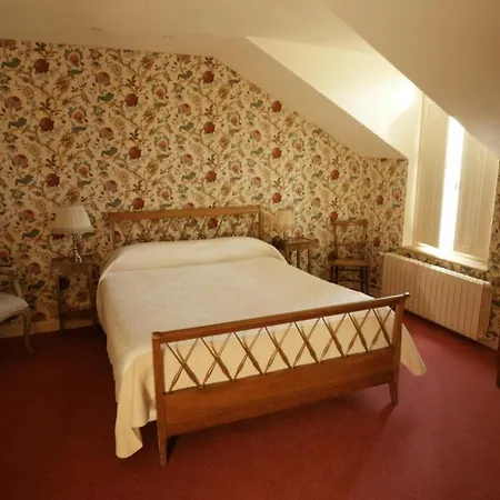 Le Chatenet 1689 3* Брантом